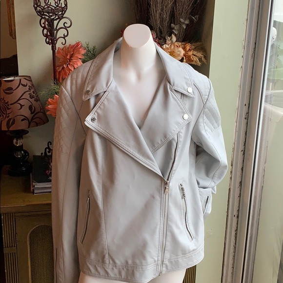 Jacket - Picture 1 of 16